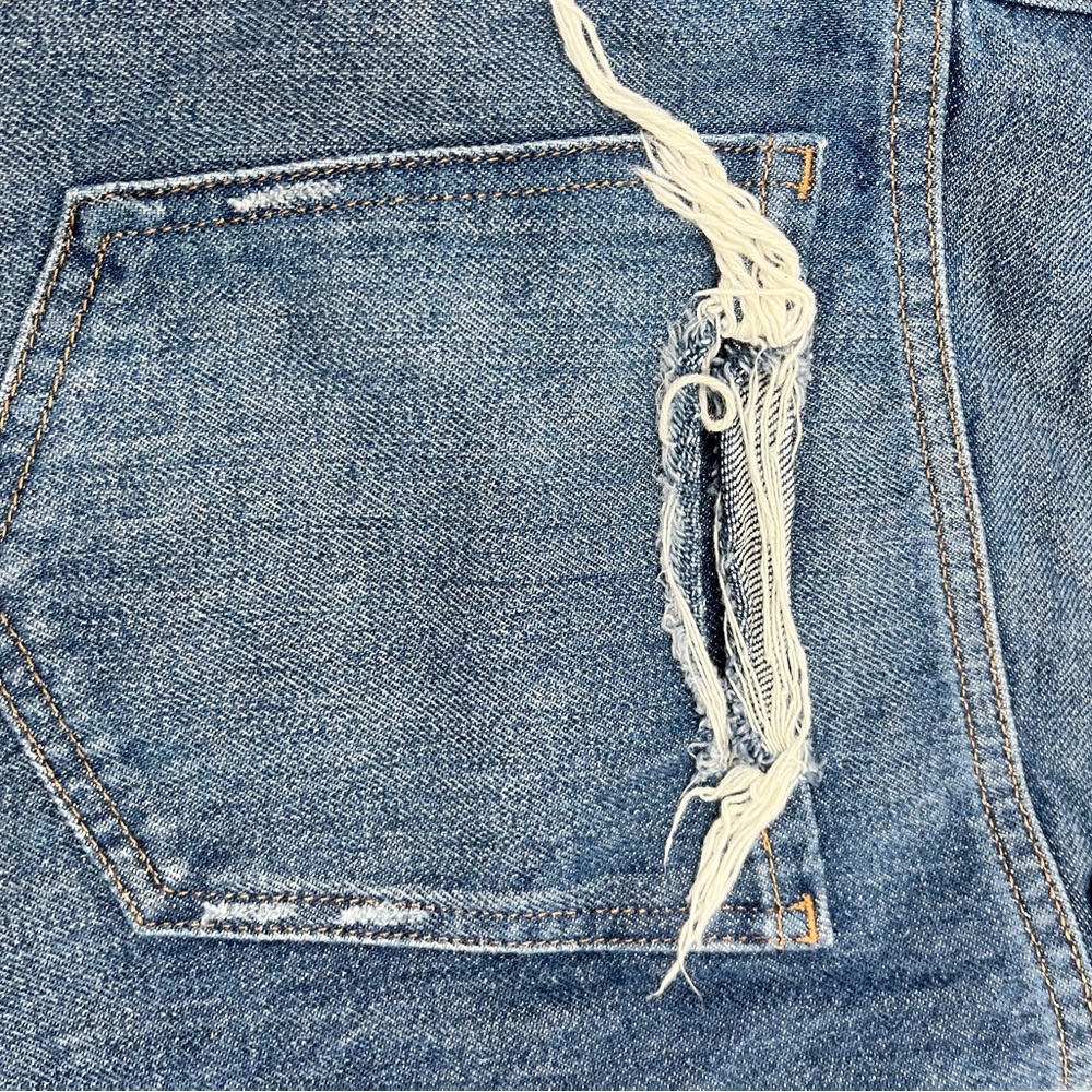 Express Super High Rise Distressed Medium Wash Raw Hem Mom Shorts Size 8 - Picture 9 of 11